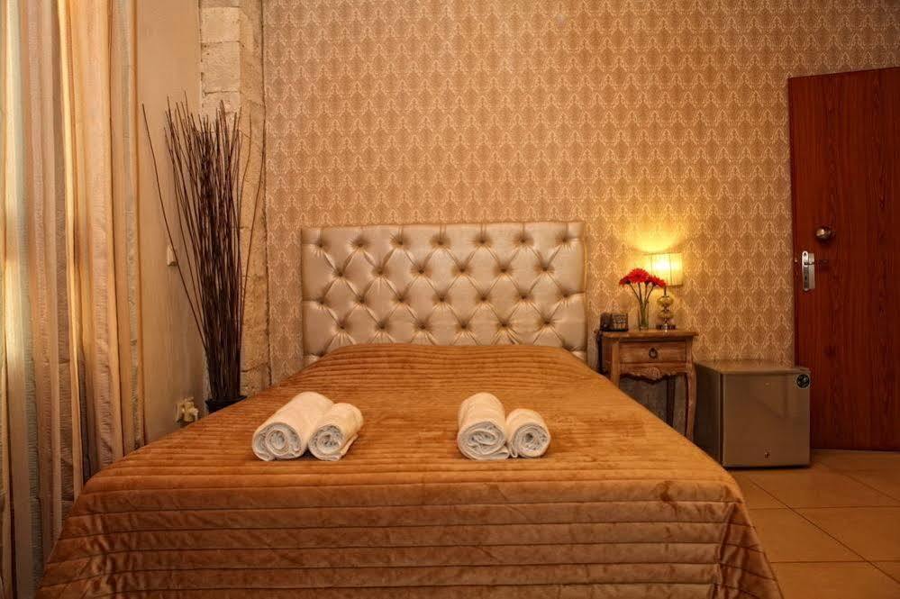 Archontiko Old Town Suites Rethymno  Bagian luar foto